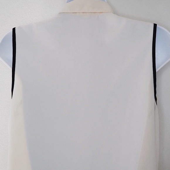 Forever 21 | Cream Collared Button Down Top - Picture 3 of 4